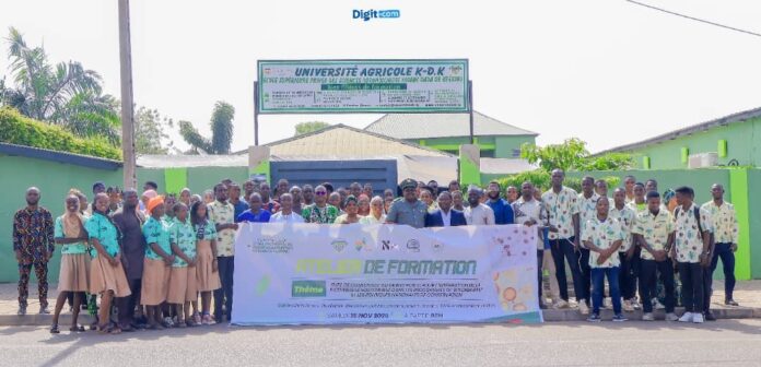 Participants de l'atelier avec le Vice-recteur chargé de la recherche scientifique de l'UP et acteurs de l'environnement