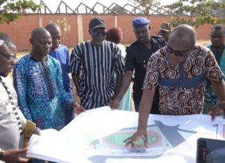 Construction d’une aire de jeux et du stade départemental: Le maire Inoussa Chabi Zimé a procédé à la remise de sites des infrastructures