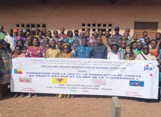 Formation sur le jeu et la fabrication de jouets à PARAKOU: Les capacités des RUP et Co-RUP renforcées par le 2A2BJ