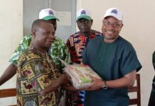 Ouessè, Kilibo et Glazoué: Dr Cyriaque Edon dote les écoles et collèges de manuels scolaires