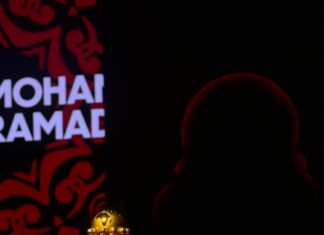 Le Trophée de la CAN Maroc 2025 fait escale à Paris dans le cadre du Diaspora Tour