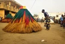 Tori-Houènonko: Le Réveil Spectaculaire du Zangbéto Sômandjè Awignan