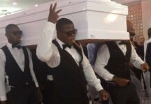 Figure de proue du monde du showbiz: Hervé Tobaco conduit en sa dernière demeure