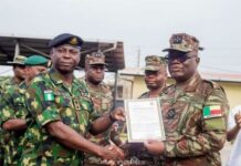 Coup d’État déjoué: Après 54 jours de mission à Togbin, l’armée nigériane se retire