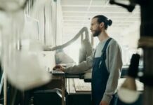 Organisation internationale du travail: Ce que les indicateurs d’exposition à l’IA révèlent sur les emplois