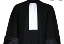 La robe noire face au verdict La Criet condamne un des avocats de la défense de Steve Amoussou