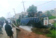 Accident de circulation à Parakou Un camion de noix de karité se renverse au rond-point Hubert Maga