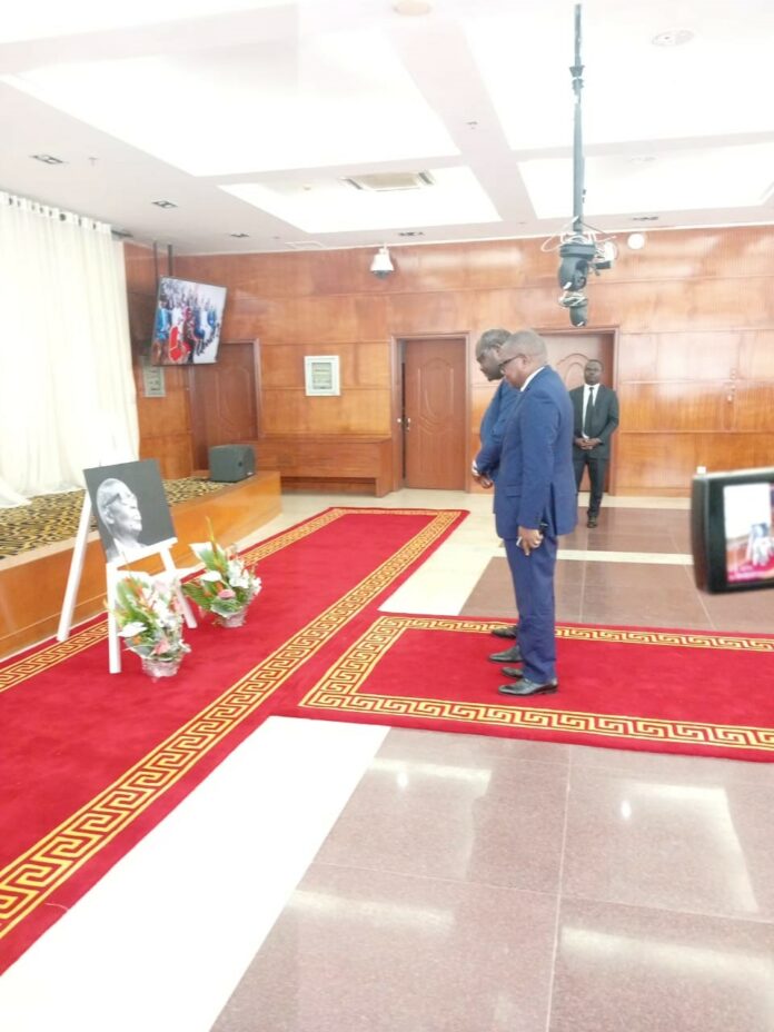 Diplomatie (3)